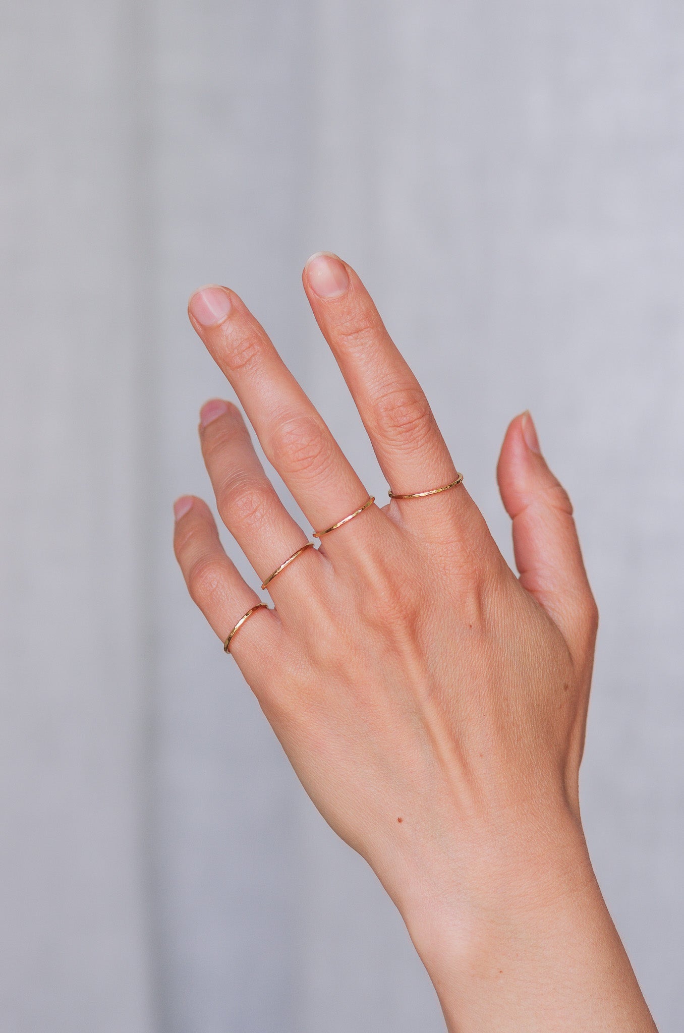 Superdünne geklopfte Goldring