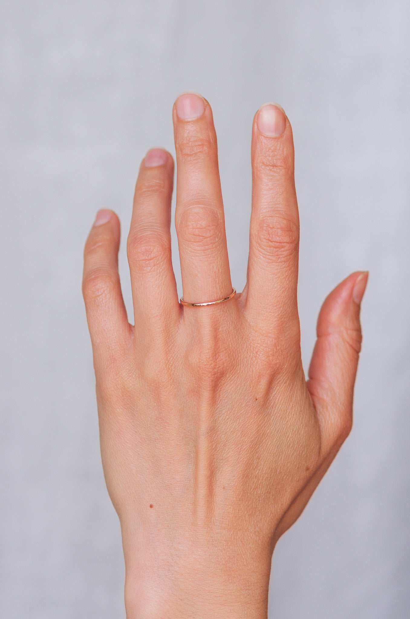 Superdünne geklopfte Goldring
