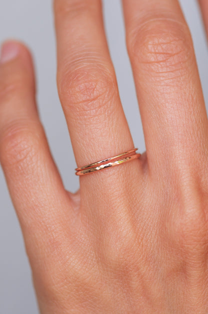 Superdünne geklopfte Goldring