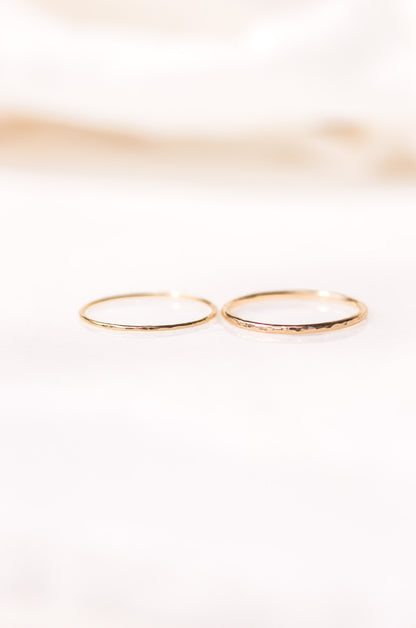 Superdünne geklopfte Goldring