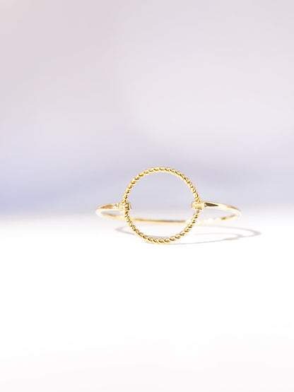 Twisted Circle Ring | Gold