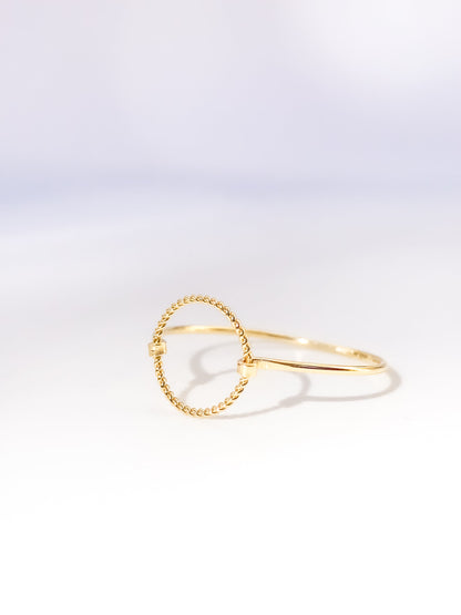 Twisted Circle Ring | Gold